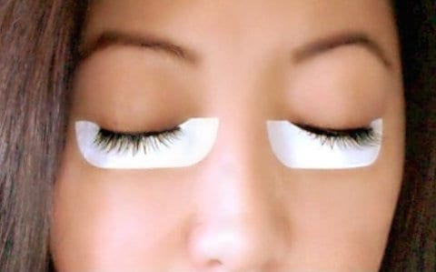 how to dye your eyelashes