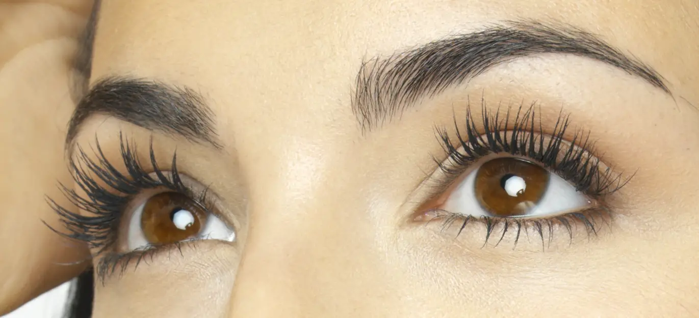 Does Vaseline Help Eyelashes Grow? The Truth About Vaseline on Lashes