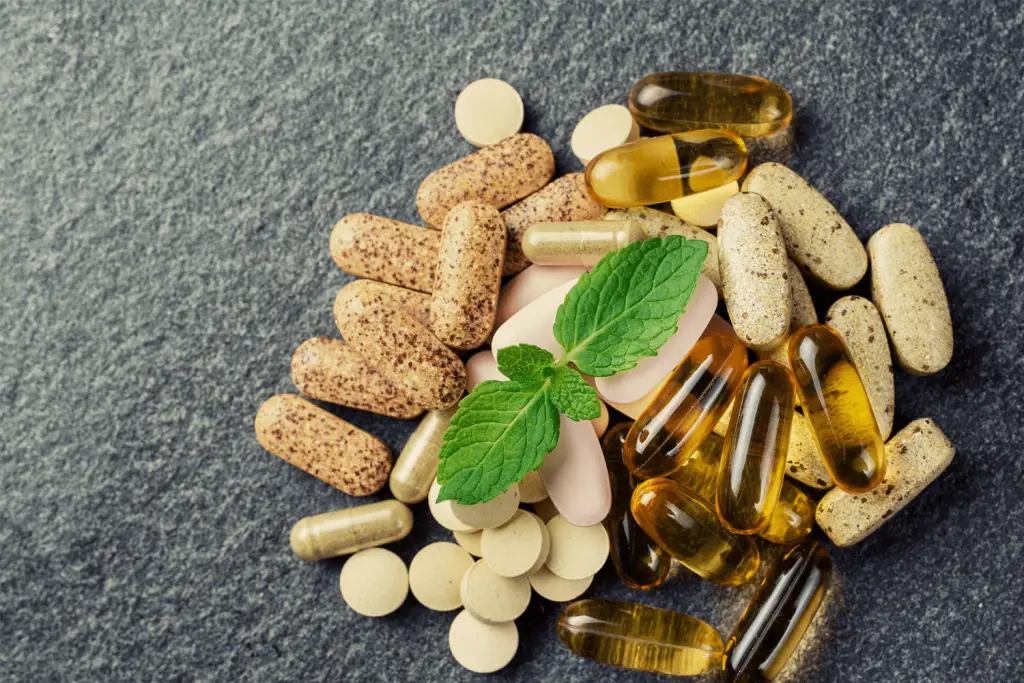 5 Vitamins for Eyelash Growth