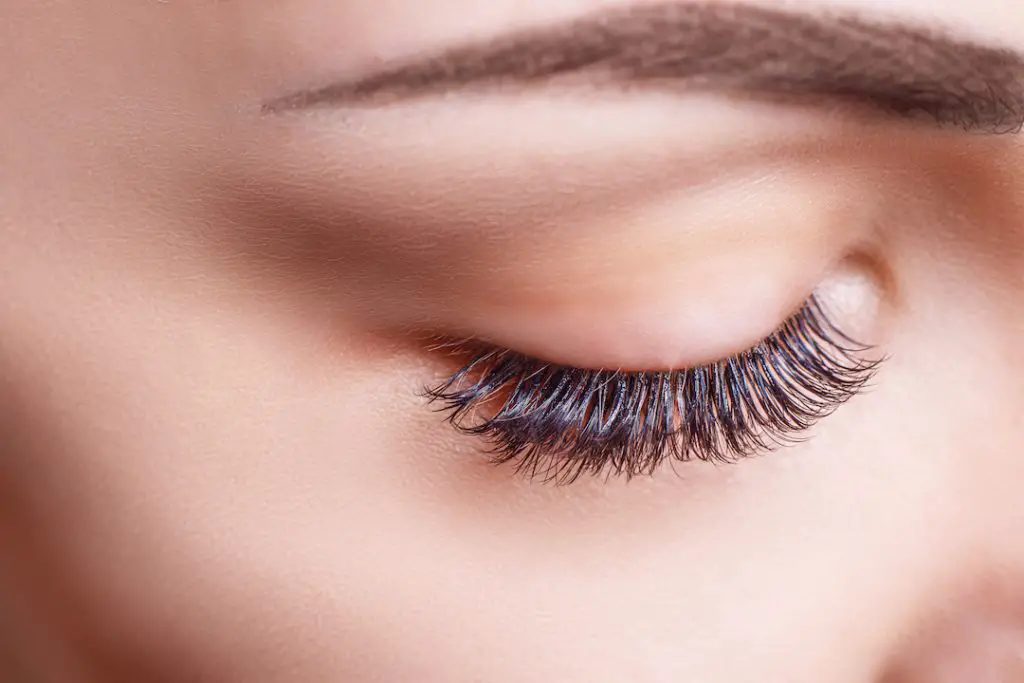 Different Types of Eyelash Extensions (and How They Stack Up)