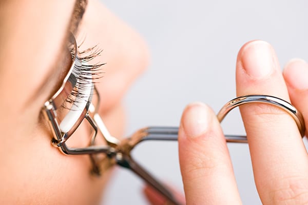 eyelash curler guide