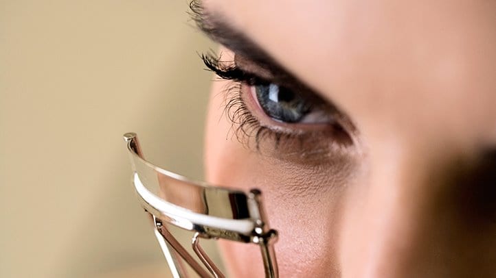 can you curl eyelash extensions
